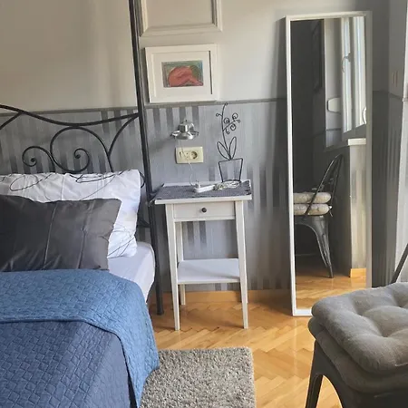 Apartment Shades Of Grey Split